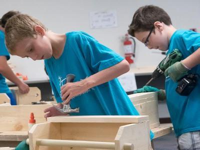 400x300 of kids building tool box.